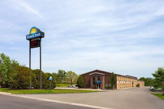 Days Inn by Wyndham Rockford I 90 Casino District — Property