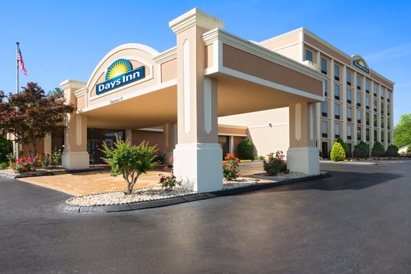 Days Inn by Wyndham Rome Downtown — Property