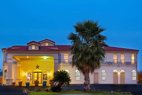 Days Inn by Wyndham San Antonio Northwest Seaworld — Property
