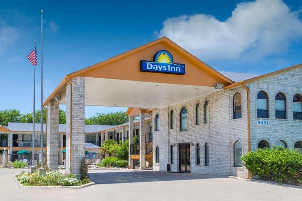 Days Inn by Wyndham San Antonio — Property