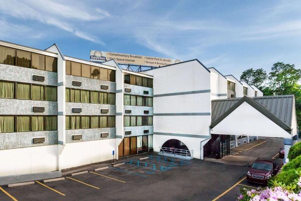 Days Inn by Wyndham Scranton PA — Property