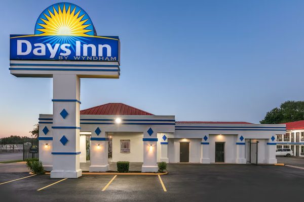 Days Inn by Wyndham South Fort Worth — Property