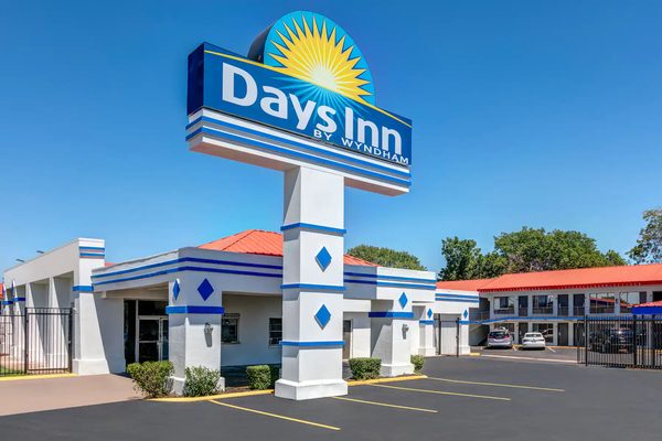 Days Inn by Wyndham South Fort Worth — Property