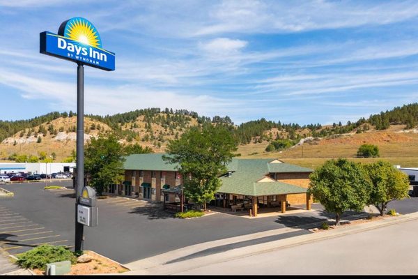Days Inn by Wyndham Spearfish — Property