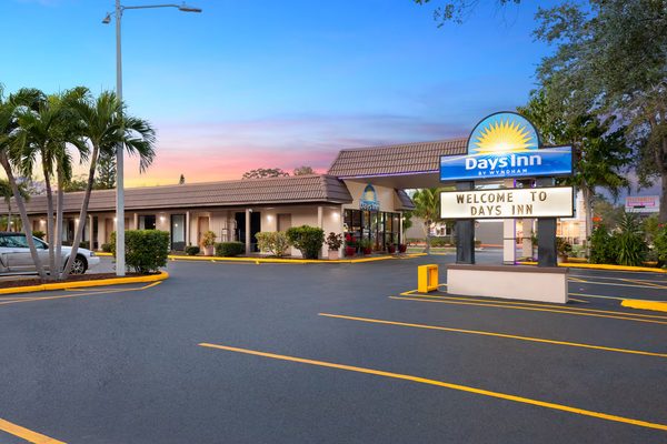 Days Inn by Wyndham St Petersburg Central — Property