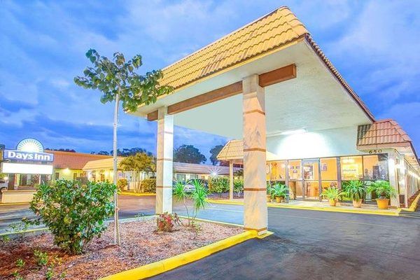 Days Inn by Wyndham St Petersburg Central — Property