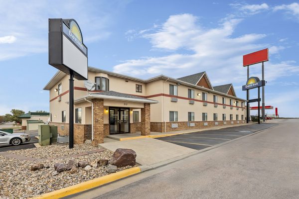 Days Inn by Wyndham Wall — Property
