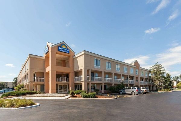 Days Inn by Wyndham Warrensburg — Property