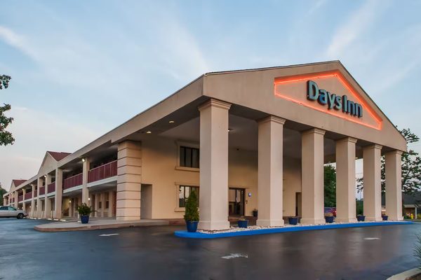 Days Inn By Wyndham Wilmington Brandywine — Property