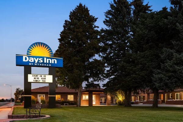 Days Inn by Wyndham Worland — Property