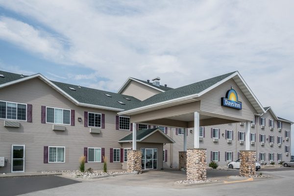 Days Inn Hotel Governors Waterpark RV Park Fitness Center — Property