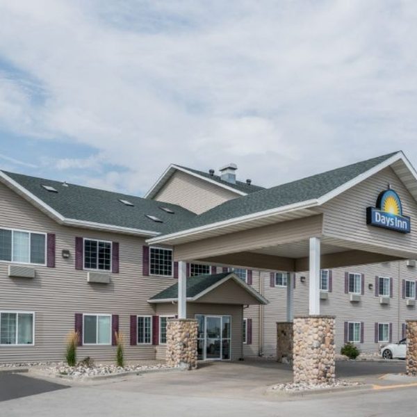 Days Inn Hotel Governors Waterpark RV Park Fitness Center — Property