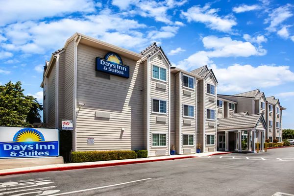 Days Inn Suites by Wyndham Antioch — Property