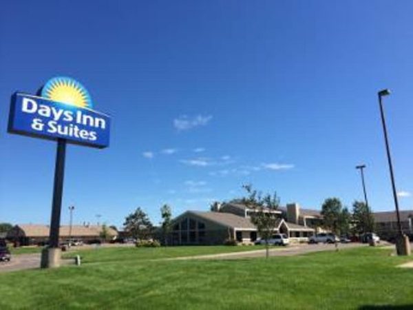 Days Inn Suites by Wyndham Baxter Brainerd Area — Property