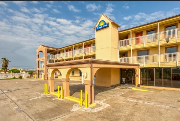 Days Inn Suites by Wyndham Corpus Christi Central — Property