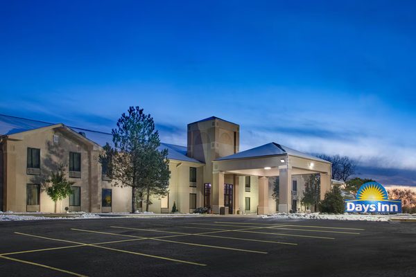 Days Inn Suites by Wyndham Cuba — Property