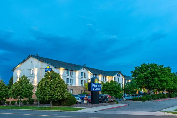 Days Inn Suites by Wyndham Denver International Airport — Property