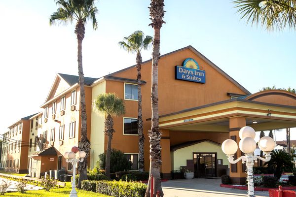 Days Inn Suites by Wyndham Houston North Aldine — Property