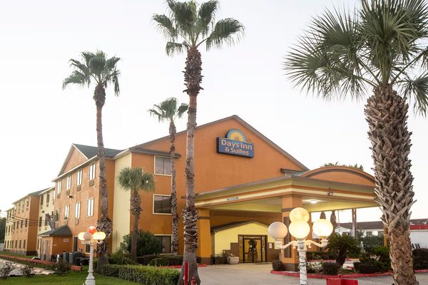 Days Inn Suites by Wyndham Houston North Aldine — Property