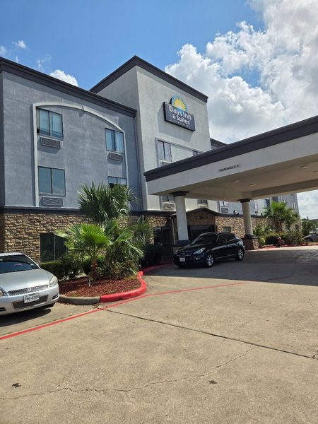 Days Inn Suites by Wyndham Houston West Energy Corridor — Property