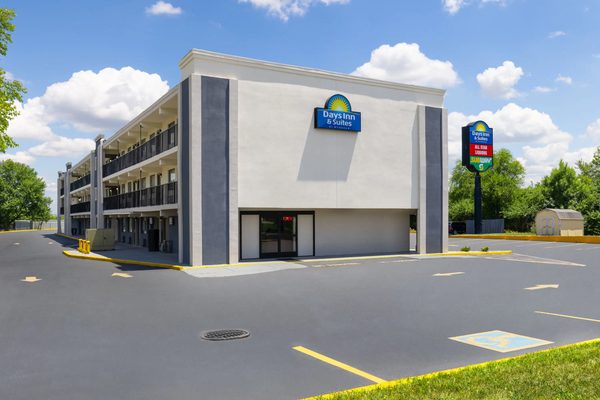 Days Inn Suites By Wyndham Indianapolis Airport East — Property
