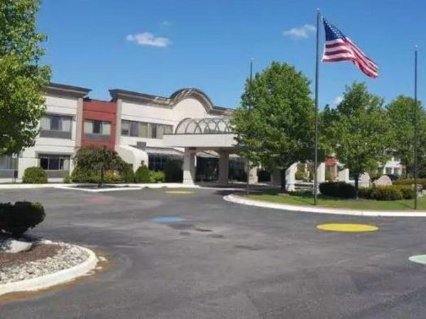 Days Inn Suites by Wyndham Rochester Hills MI — Property