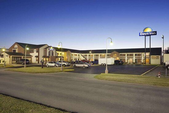 Days Inn Suites by Wyndham Wichita — Property