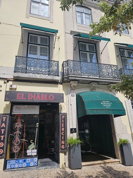 Dear Lisbon Bordalo House — Property
