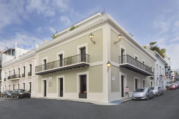 Decanter Hotel — Property