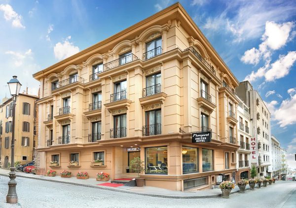 Deluxe Newport Hotel Istanbul — Property