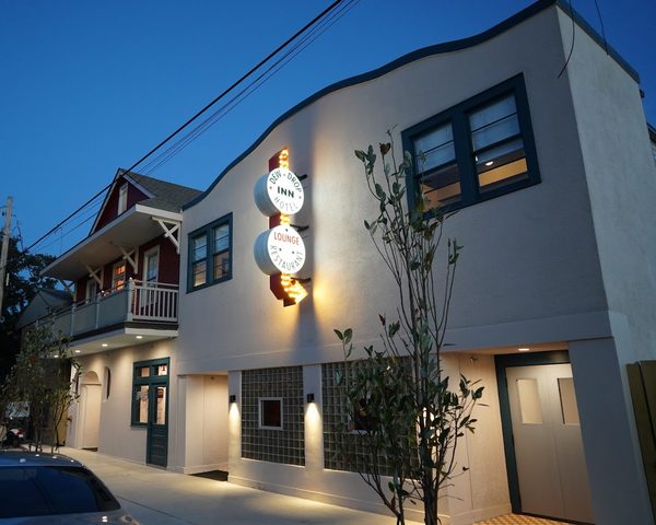 Dew Drop Inn Hotel Lounge — Property