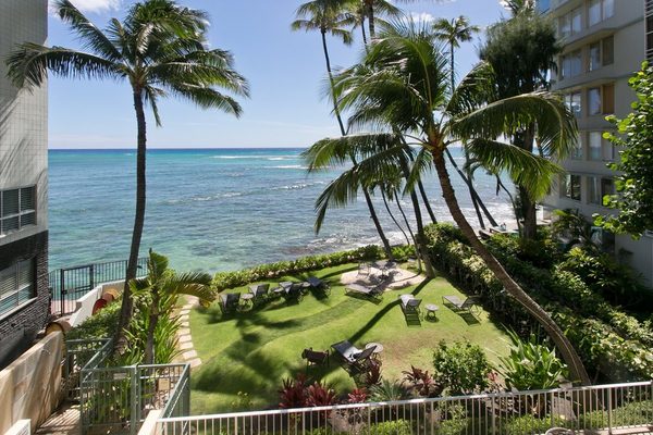Diamond Head Bed And Breakfast — Property