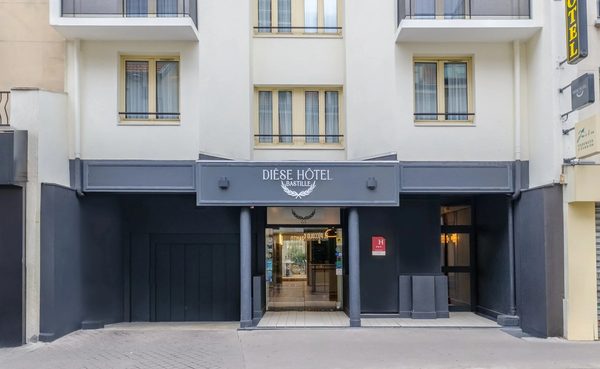 Diese Hotel Bastille — Property