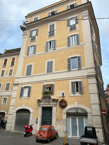 Domus Trevi — Property