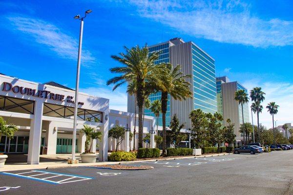 DoubleTree by Hilton Hotel at the Entrance to Universal Orlando Orlando Florida — Property