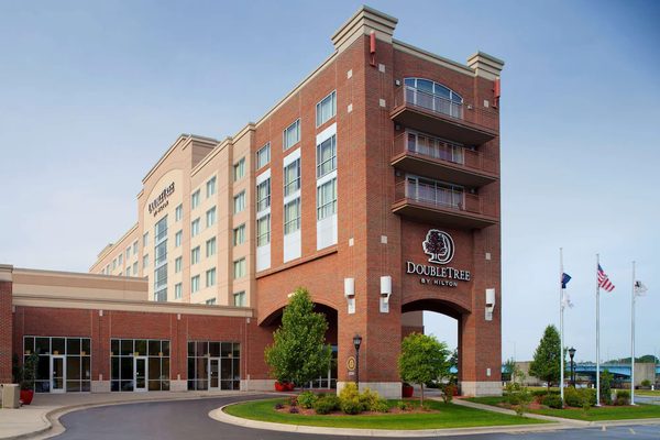Doubletree By Hilton Hotel Bay City Riverfront Bay City Michigan — Property