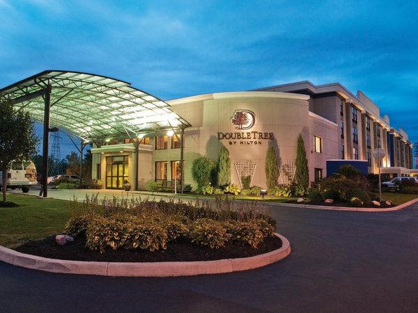 DoubleTree by Hilton Hotel Buffalo Amherst — Property