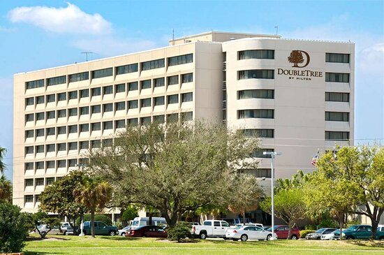 DoubleTree by Hilton Hotel Houston Hobby Airport — Property