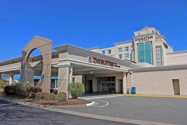 DoubleTree by Hilton Hotel Norfolk Airport — Property