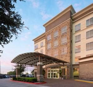 DoubleTree by Hilton Houston Westchase — Property