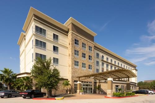 DoubleTree by Hilton Houston Westchase — Property