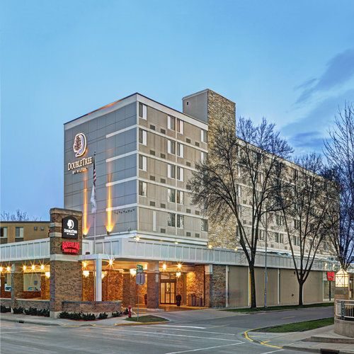 DoubleTree by Hilton Madison Downtown Madison Wisconsin — Property