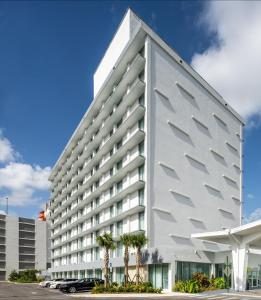 Doubletree By Hilton Miami North I 95 Miami Florida — Property