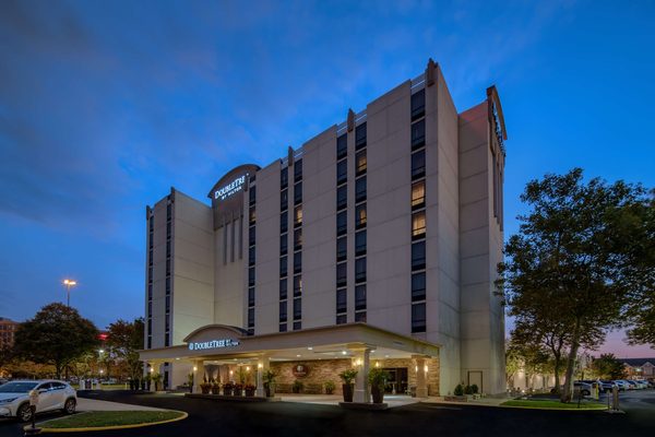 DoubleTree by Hilton Philadelphia Airport — Property