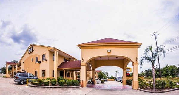 Downtowner Inns Suites Monroe Road — Property
