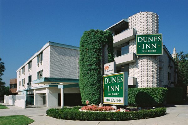 Dunes Inn Wilshire Los Angeles California — Property