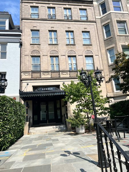 Dupont Circle Embassy Inn By Found — Property