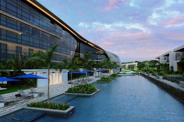 Dusit Thani Laguna Singapore — Property