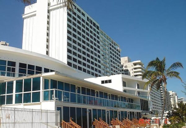 DW Oceanfront Resort Miami Beach Florida — Property