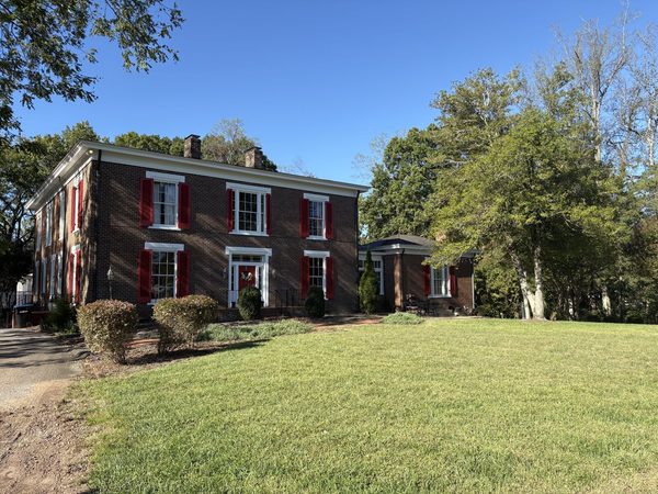 Early Inn at the Grove — Property